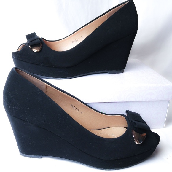 Sz 9 Black Velvet Wedge Heels Open Toe 